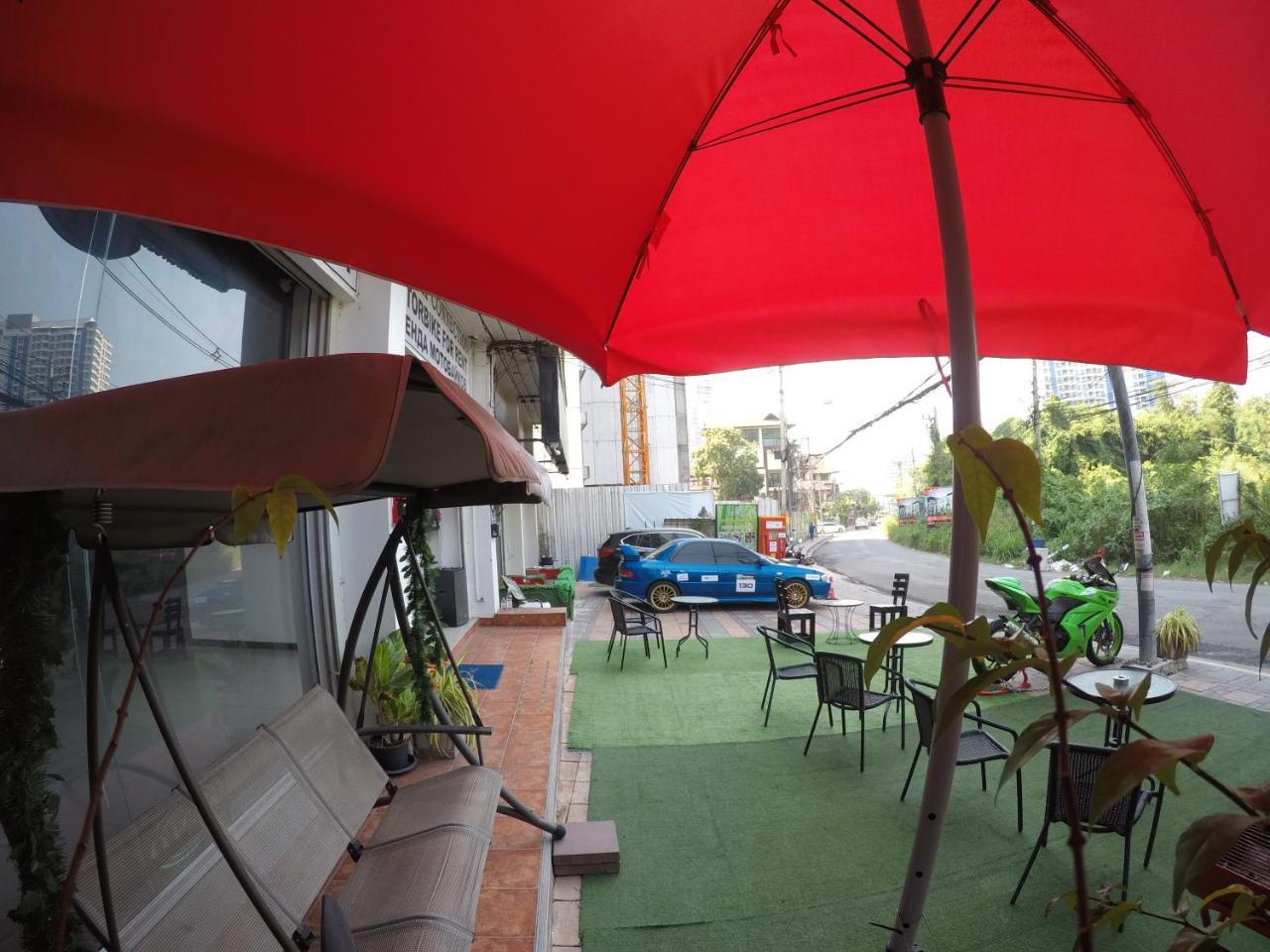 French Connection Hotel Pattaya Extérieur photo