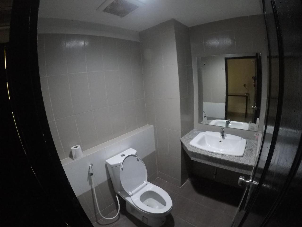 French Connection Hotel Pattaya Extérieur photo