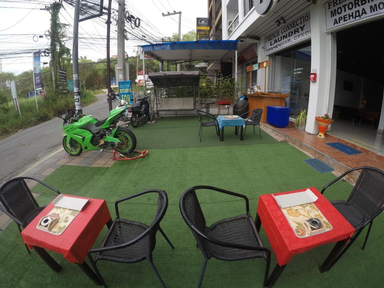 French Connection Hotel Pattaya Extérieur photo